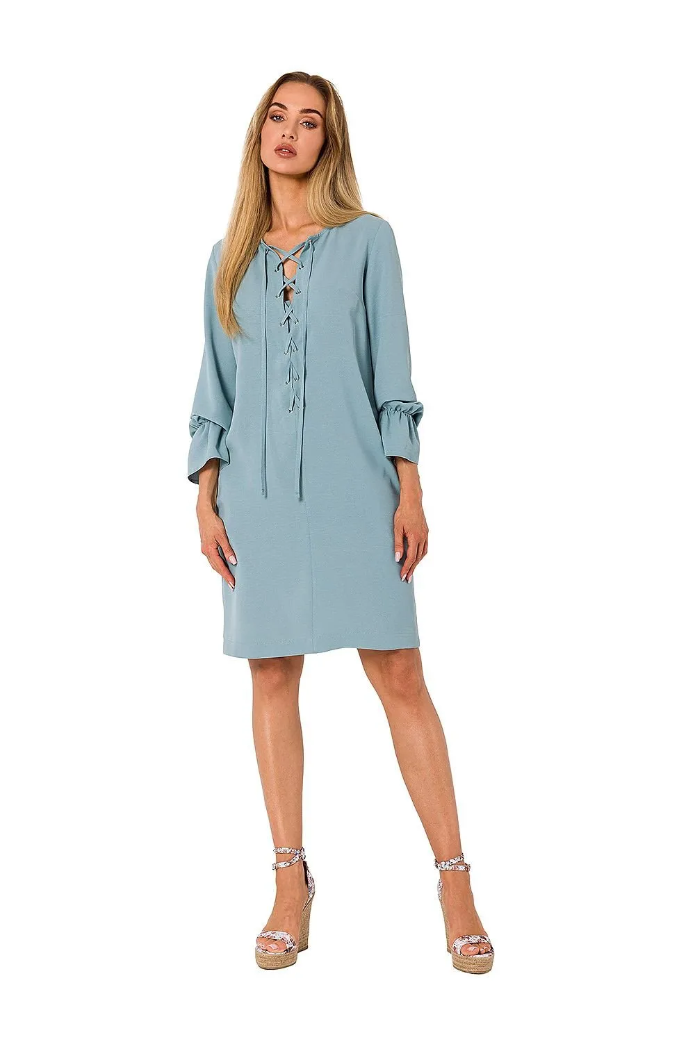 Chic Ruffle Sleeve Daydress with Unique Motif