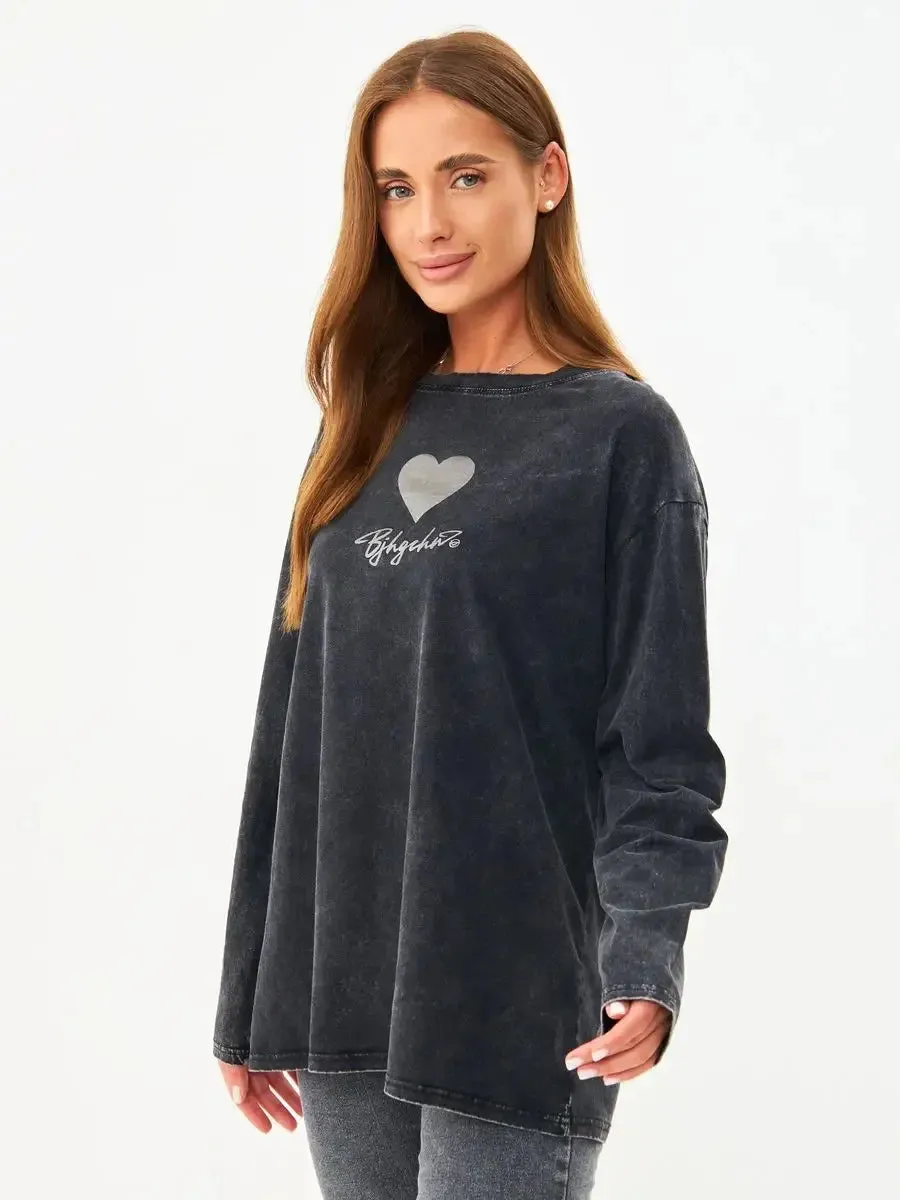 Cute ladies graphic washed oversized tees and oversized long sleeves shirts