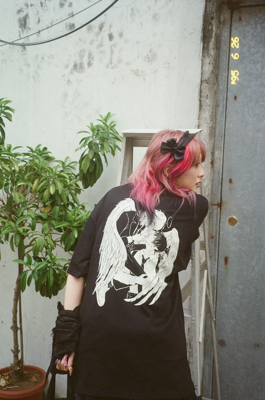 "AKI ANGEL" OVERSIZED TEE